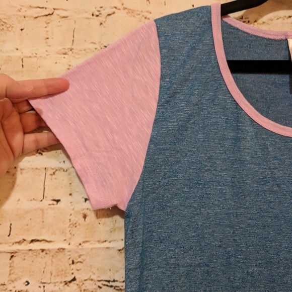 LulaRoe Colorblock Classic Tee 濾 - Picture 3 of 3